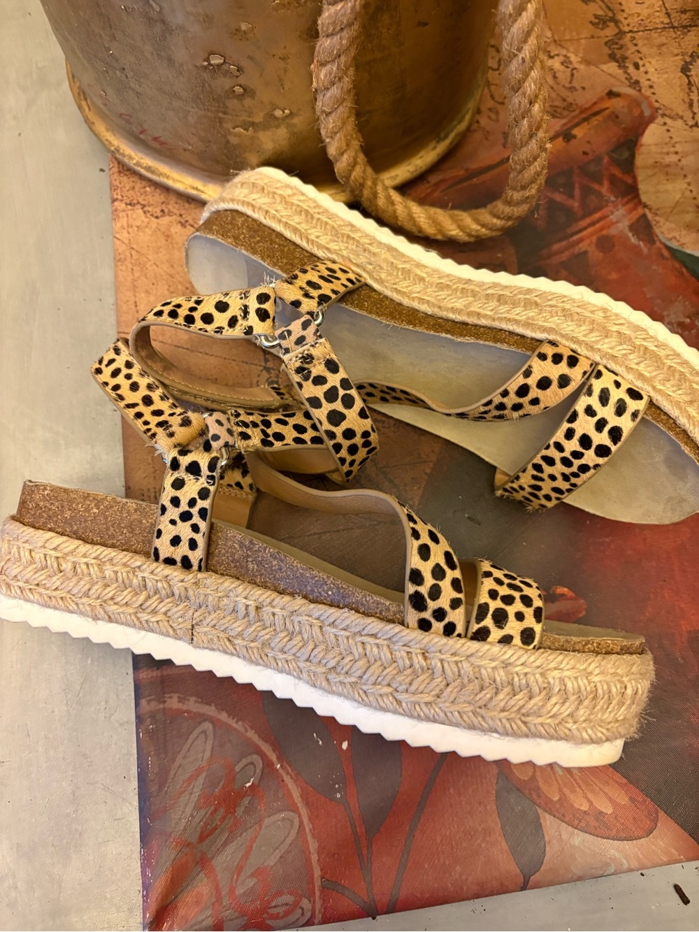 Dolce Vita ~ Leopard Spot Cow Hair Strappy Low Platform Sandals Shoes sz 8 - Picture 6 of 8